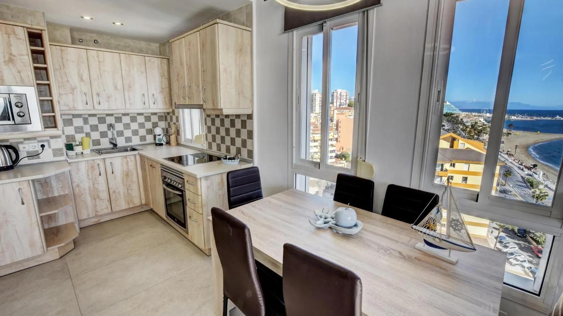 New Sunset Apartment - C&G Benal Beach Benalmádena 0*,  Spanje